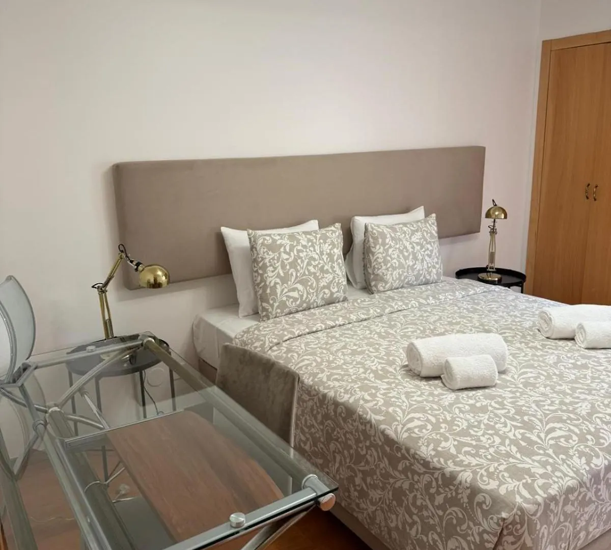 리스본 3Br Family-Sized Flat In Lumiar 아파트 0*,  포르투갈